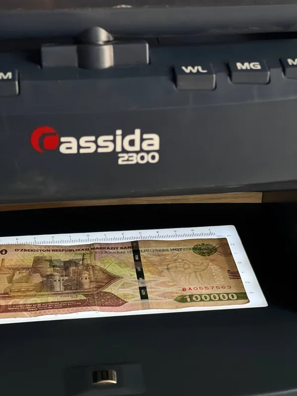 Cassida 2300DA. универсальный просмотровый детектор для проверки купюр 7