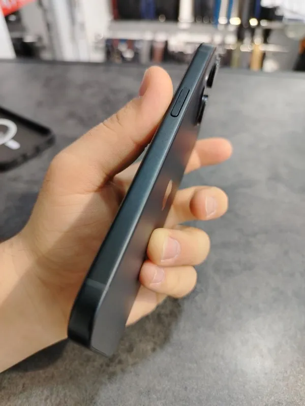 Iphone 15 128 g holati ideal — фото 1