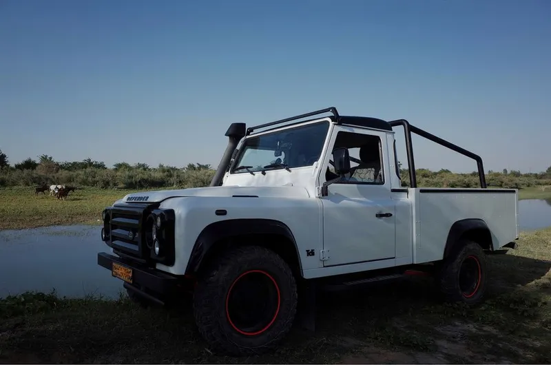 Land Rover Defender 110 Pickup 300Tdi 3