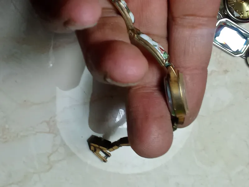 часы женские 4 часы женские 4