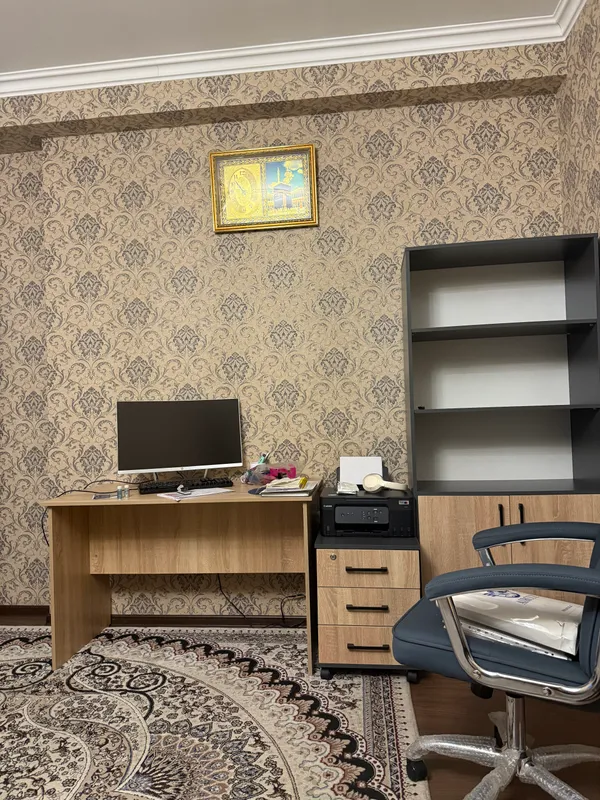 Продается стол и тумба