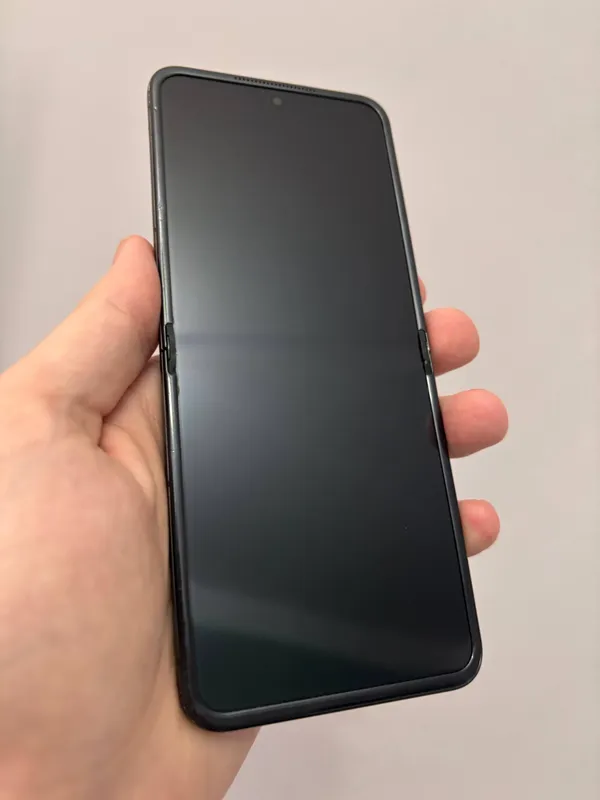 Motorola Razr 50 (256 GB) - срочно — фото 2