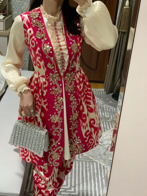 Qo’l ishi bo’lgan kelinlik ko’ylagi 1