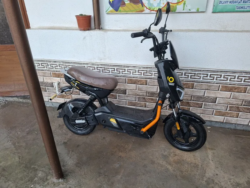 SKUTER Yaxshi holatda b/u