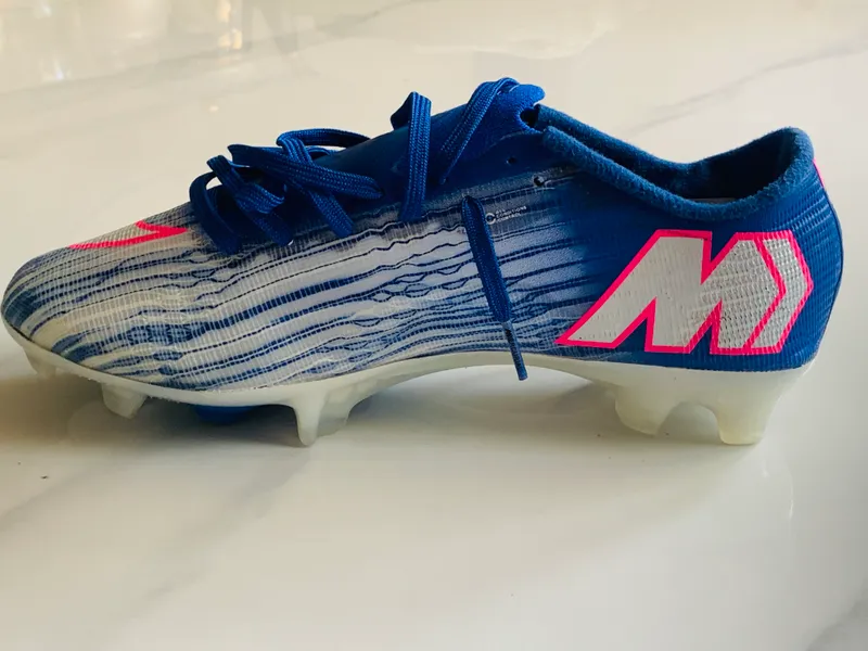 NIKE butsi 2
