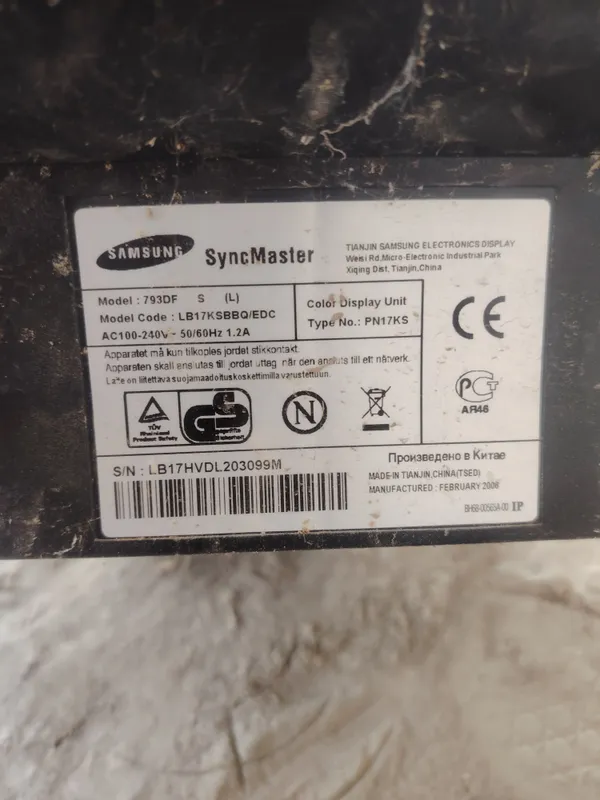 manitor pc uchun samsung 4