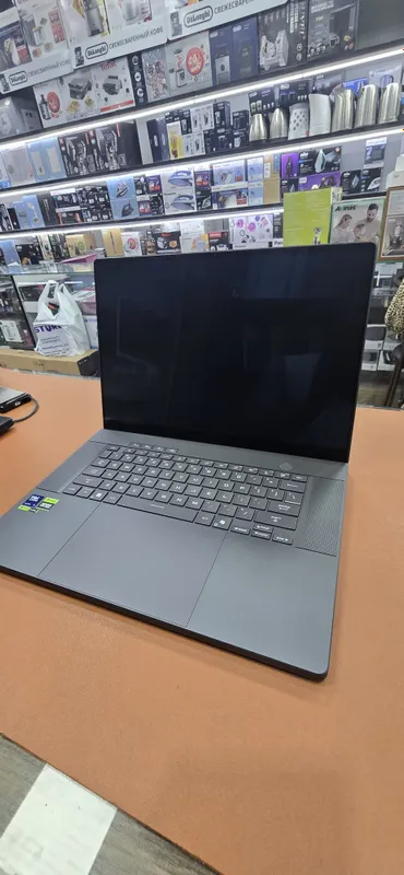 ASUS ROG Zephyrus G16 1