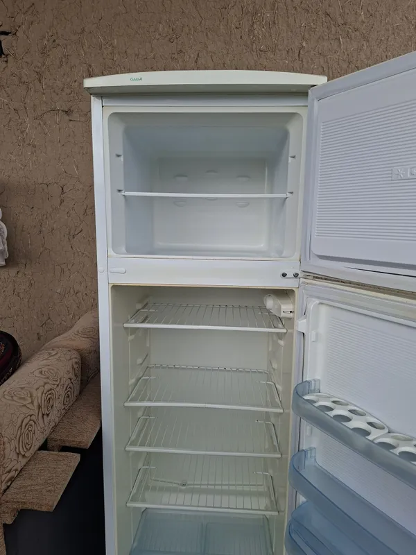Продам свой холодильник звонить с 8 00 до 22 00 2