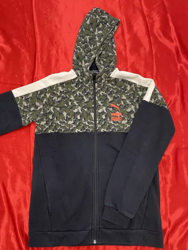 Продается зипка Puma