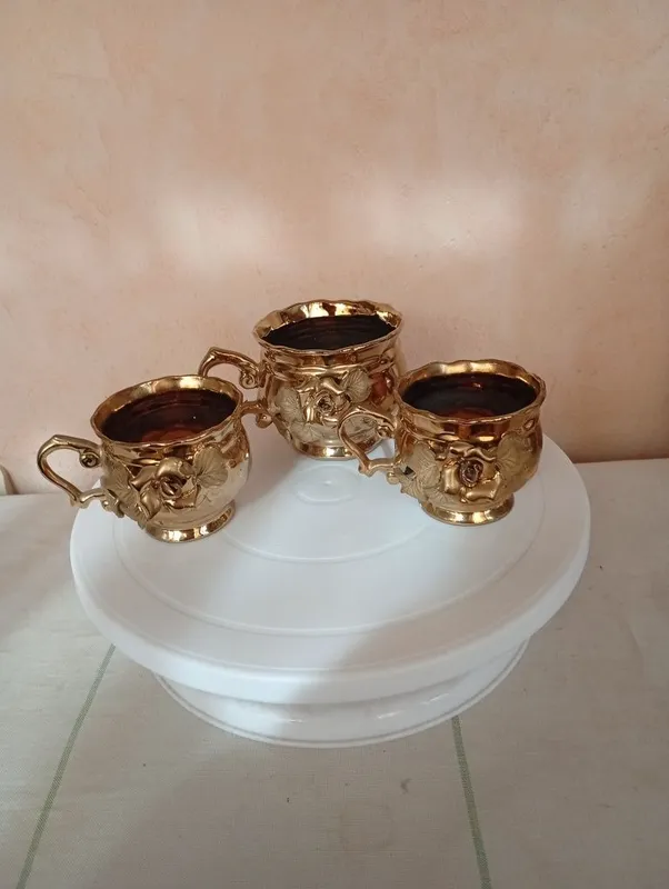 Три чашки для чая и кофе