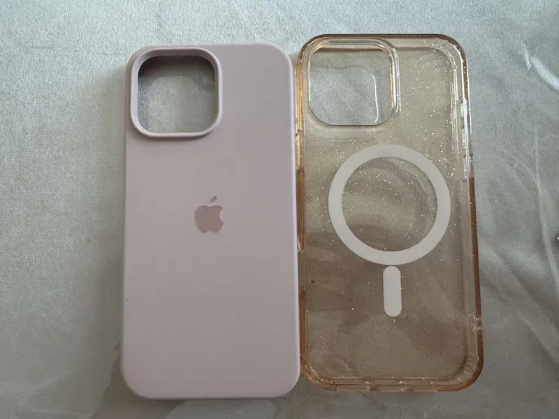 Iphone 16 pro max chexol