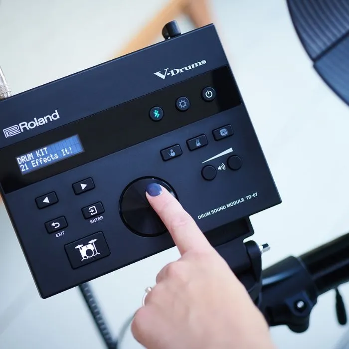 Roland 07 KV Miyyasi Sotiladi Pachtiy Yangi Bochkaga ishlatsa Boladi