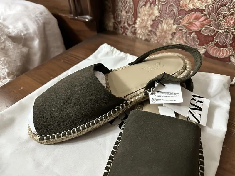 Кожаные НОВЫЕ босоножки ZARA 42 размера — фото 1