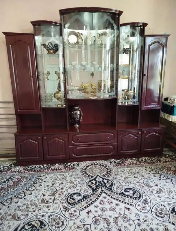 мебель сервант 2
