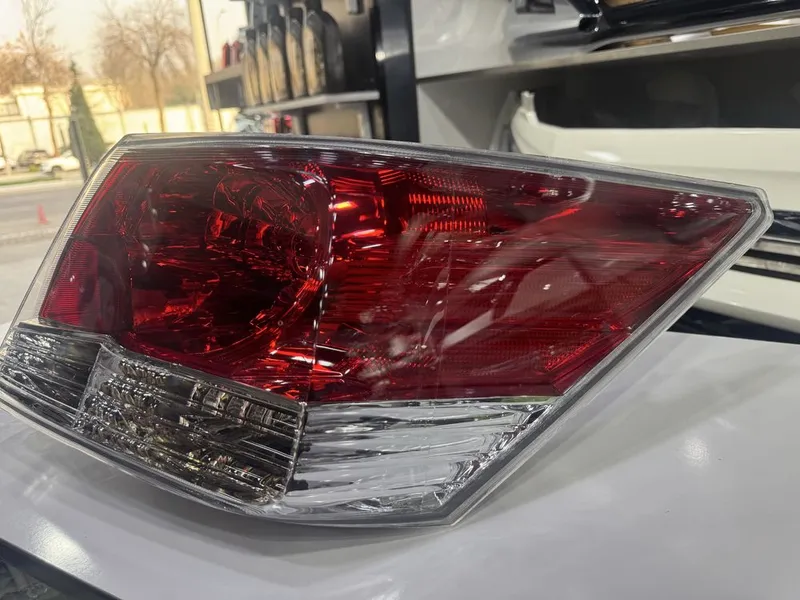 Honda Accord orqa fara 6