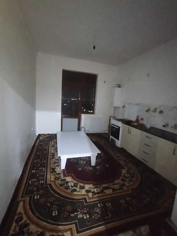 Termiz shahar yashil dunyo bozorni oldida Termiz shahar yashil dunyo bozorni oldida