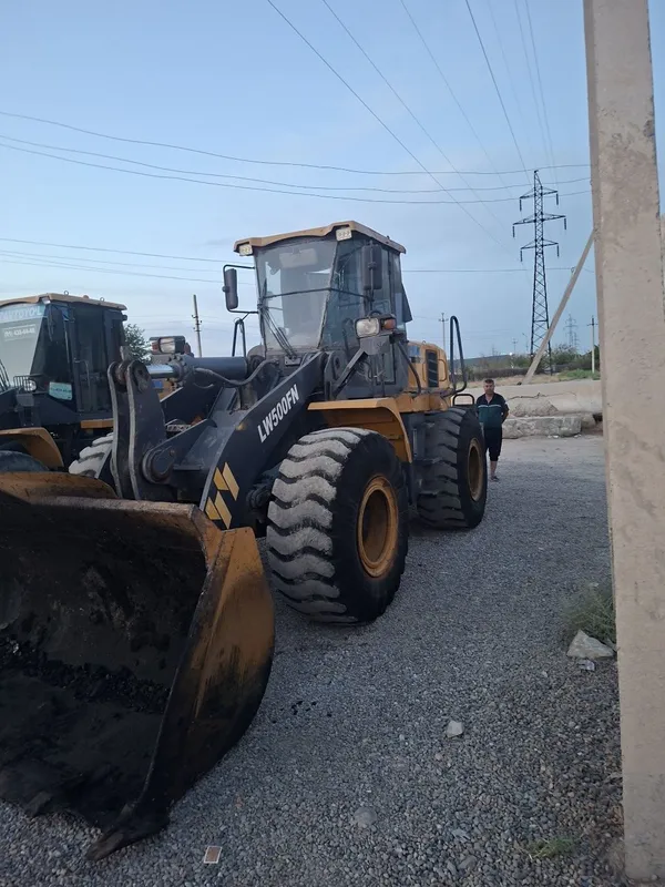 Frontalni pagruzchik sotiladi 3 kublik Varianti bor 3