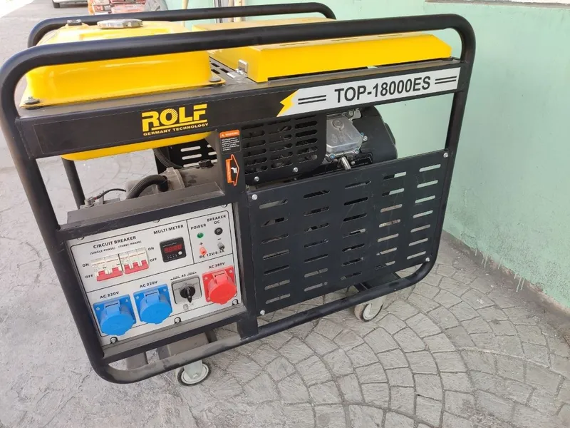 Движок генератор ROLF 18 kWt 220v/380v бензин 1 Движок генератор ROLF 18 kWt 220v/380v бензин 1