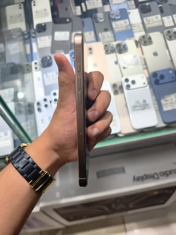 apple 16 pro 256gb max 4 apple 16 pro 256gb max 4