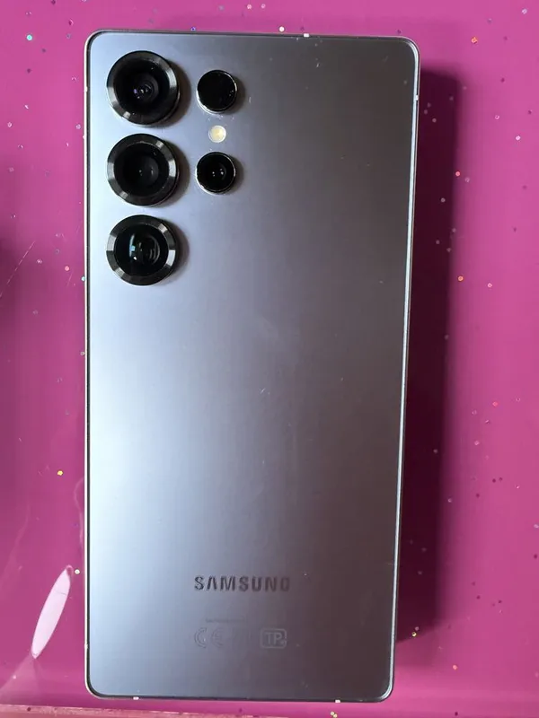 Продается телефон Galaxy S 25 ultra 2