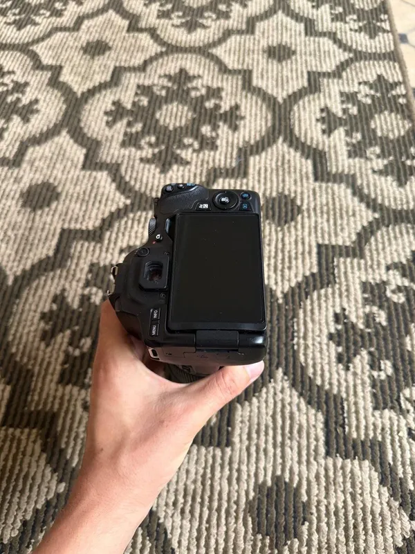 Canon EOS 200Dii 5