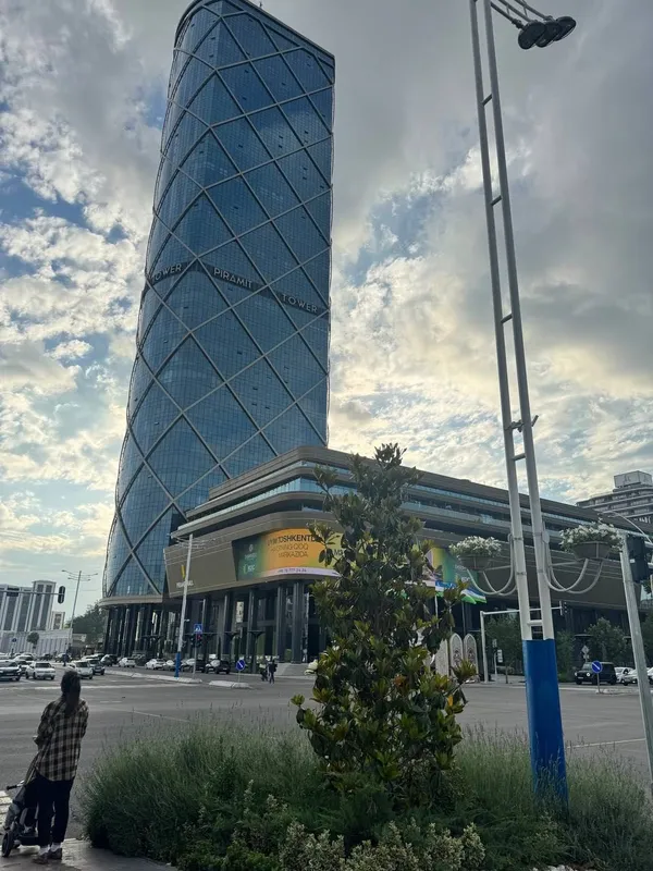 Piramit Tower Продается Нежилое Помещение 92 м2 коробка Яккасарай 1