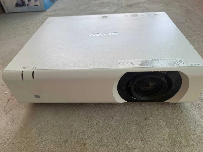 Топовый WUXGA проектор Sony VPL-CH375