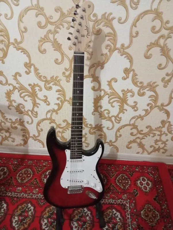 Gitara elektronniy Fender Gitara elektronniy Fender