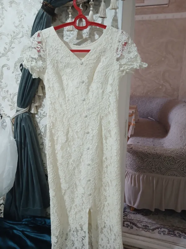 Ko'ylak vecherni gipyurli 700 kami bor