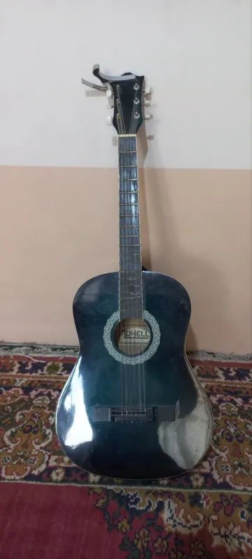gitara sotiladi 400 kami bor