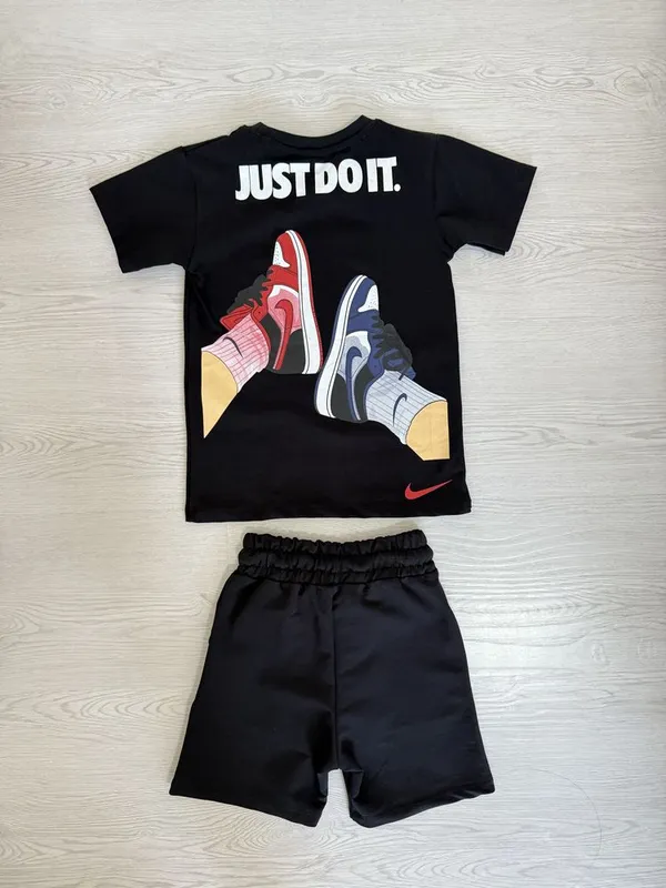 Комплект для мальчиков и девочек Nike, футболка и шорты 3