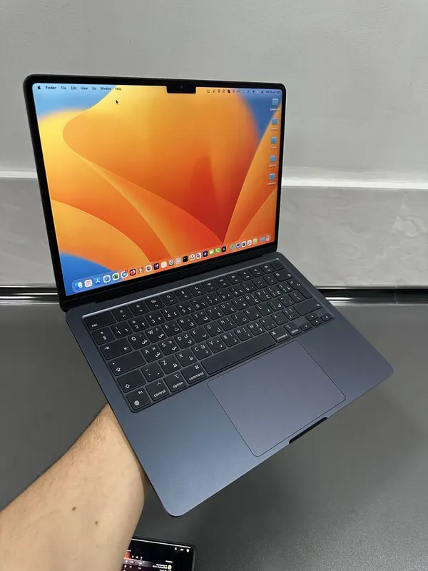 Macbook air m2 13.6