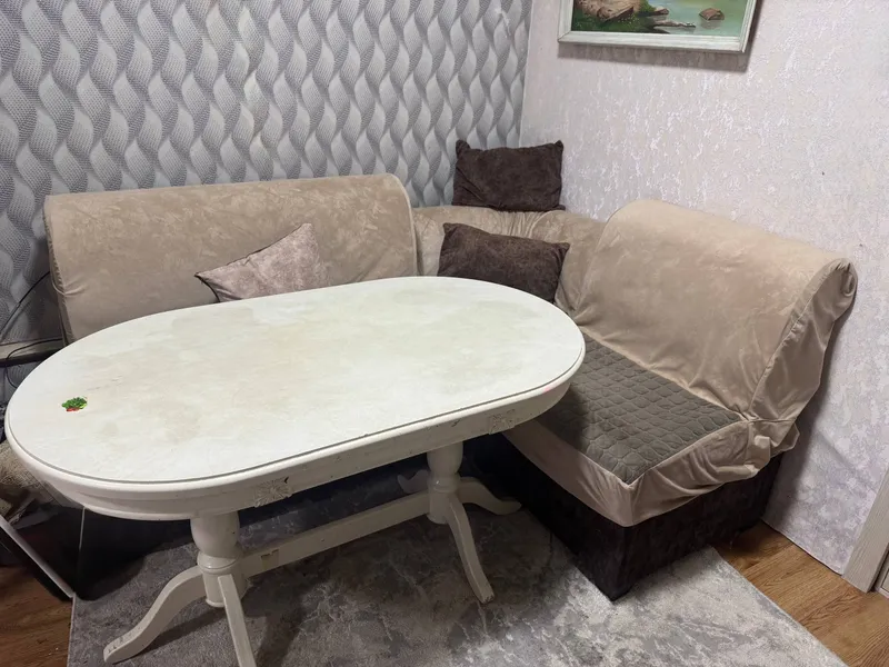 Burchakli yumshoq mebel,yaxshi holatda,arzon narx