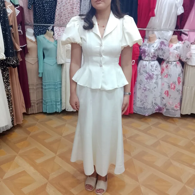 oq koylak 1marta kiyilgan narxi 300 ming som boliw