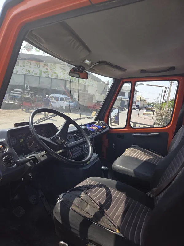 Mersedes benz 310 4