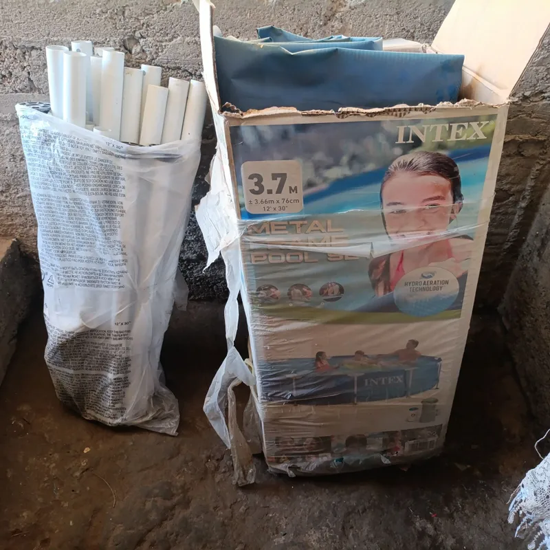 Intex basseyn sotiladi,1sezon ishlatilgan,xolati yengidek 3