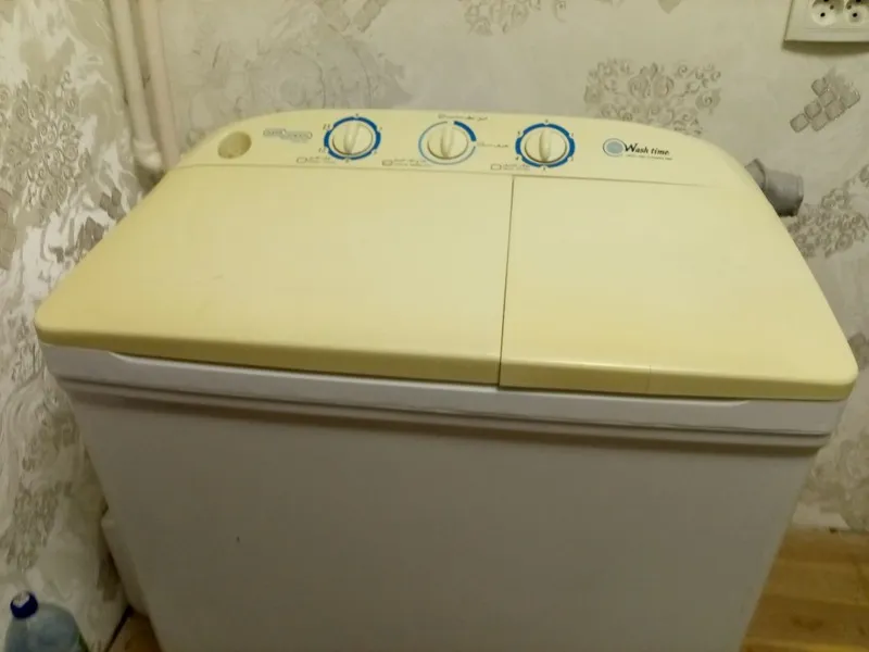 Продается стиральная машина полу автомат