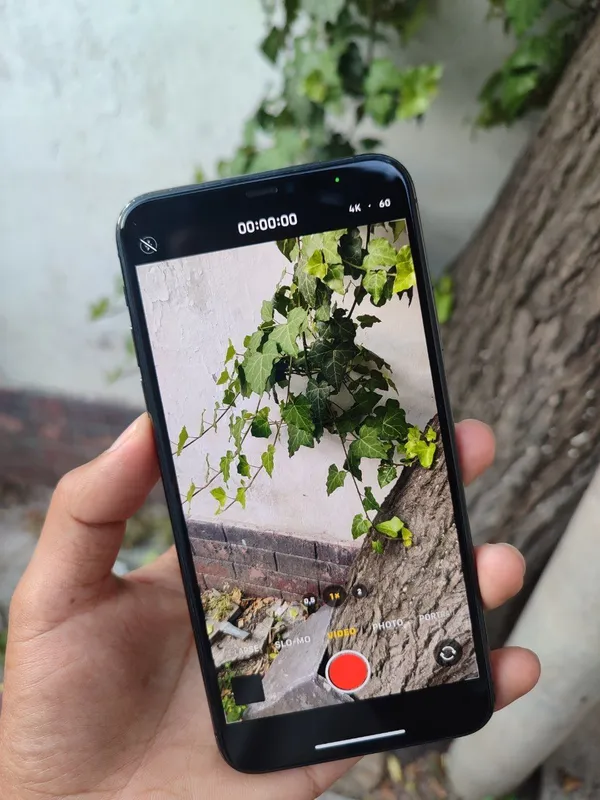 iPhone 11 Pro Max 256GB LL/A 5 iPhone 11 Pro Max 256GB LL/A 5