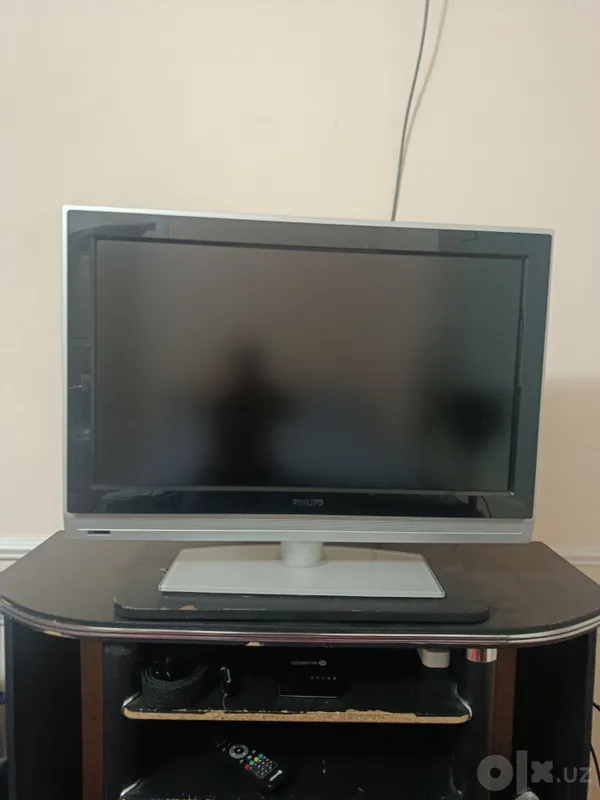 Подоётся PHILIPS телевизор Подоётся PHILIPS телевизор