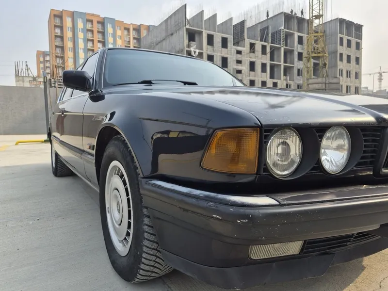 BMW в отличном состоянии, бензин 5