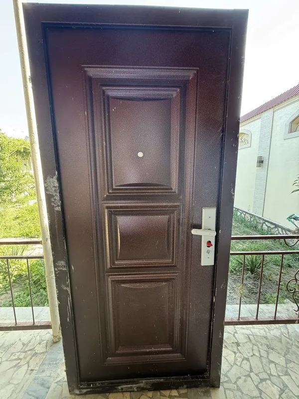 Eshik temirlik holati yangi