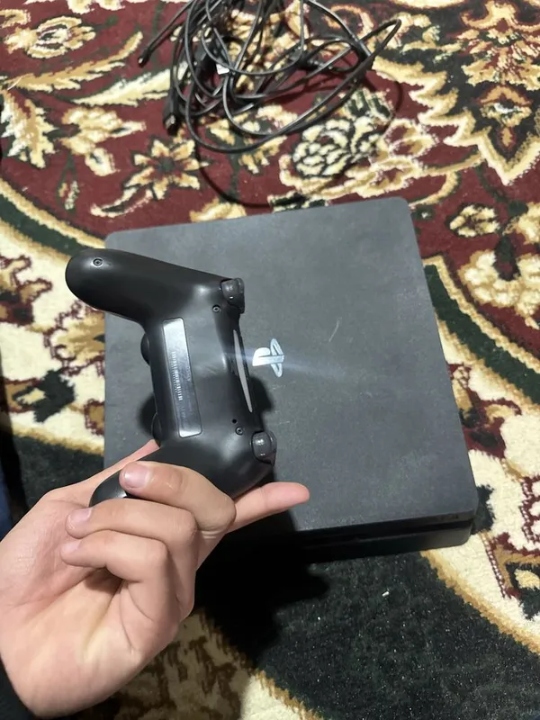Playstation 4+ sotiladi xolati yangi