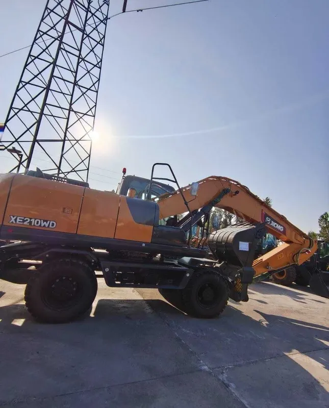 XCMG G'ildirakli ekskavator XE210WD 4 XCMG G'ildirakli ekskavator XE210WD 4