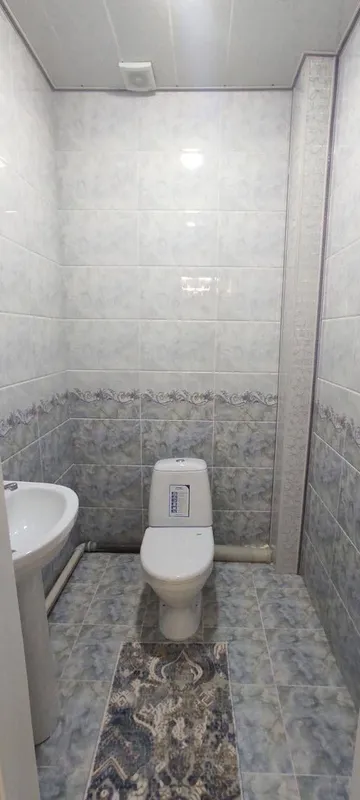 Yakkasaroy Oybek metrosi yaqinida maklersiz kvar 5