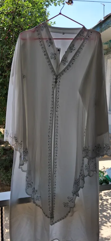 kiyimlar beriladi yaxshi kiysa boladigan holatta