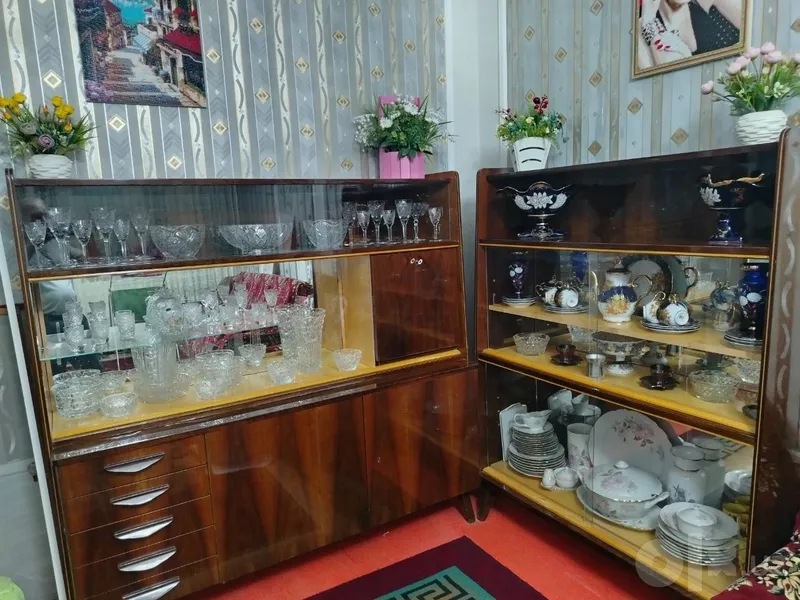 Продаются 2 серванта. 1 Продаются 2 серванта. 1