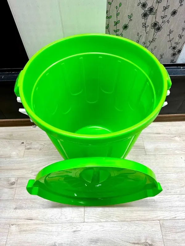 Бак круглый с крышкой 4 Бак круглый с крышкой 4