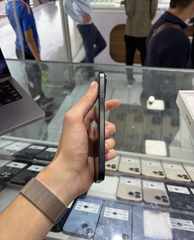 iPhone 15 128 ГБ, 76% 3 iPhone 15 128 ГБ, 76% 3