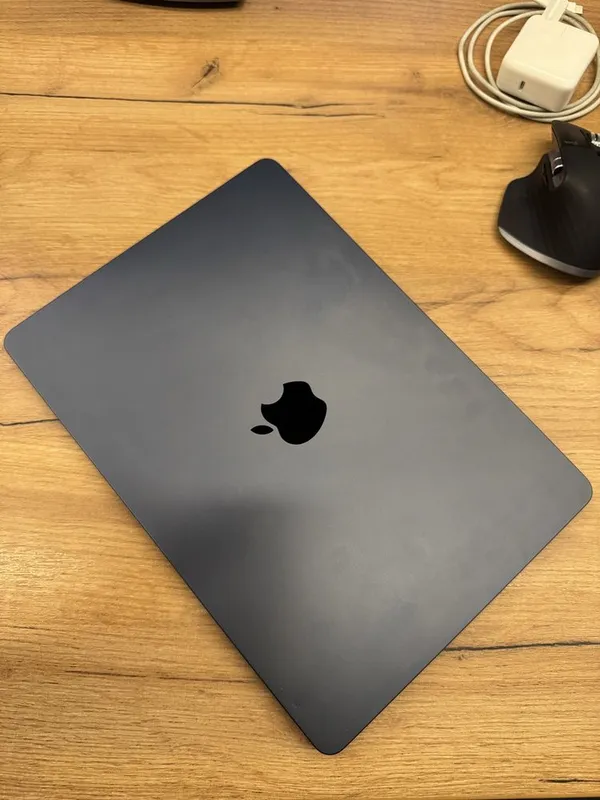 Macbook air m2 | 8/256gb 1 Macbook air m2 | 8/256gb 1