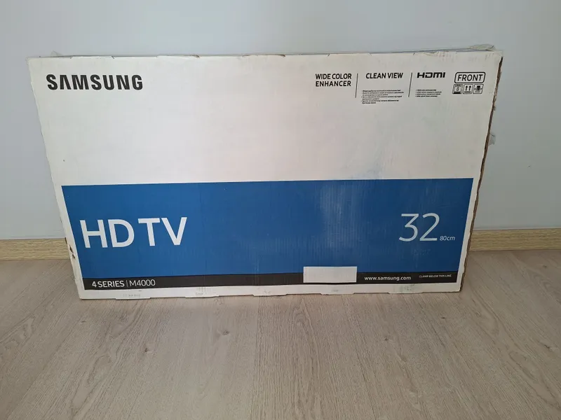 Срочно продаётся телевизор 32 дюйма Samsung оригинал 3 года гарантия 1